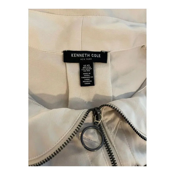 Kenneth Cole Women’s XS Zip Flounce Blouse In Eggshell - Picture 4 of 5